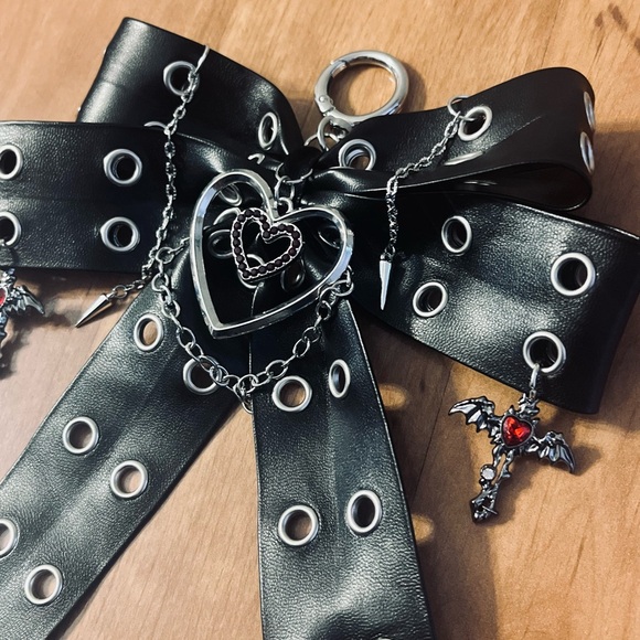 Hand Crafted LARGE Black Bow Gothic Bag Charm/Keychain - Picture 5 of 8